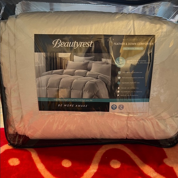Beautyrest Feather & Down White Comforter 500 Fill power Full/Quinn size.